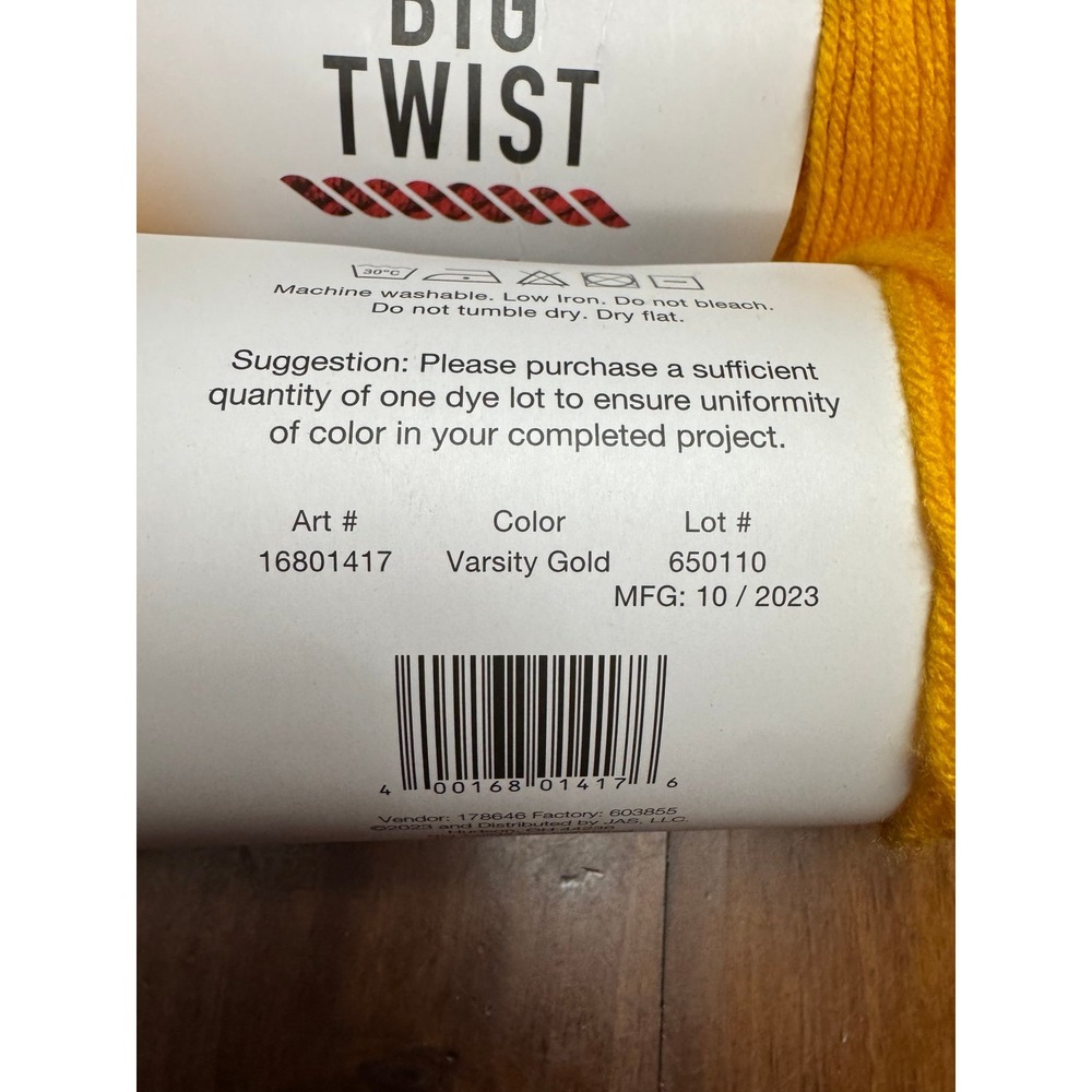 Big twist Value varsity gold 2‎ skeins - Picture 5 of 6